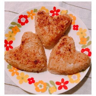 冷やご飯活用！おやつ・夜食に♡味噌焼きおにぎり♪